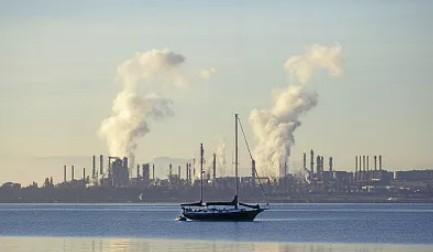 原油交易提醒：四大利多推动油价&ldquo;逆袭&rdquo;6%，疫情仍不容忽视