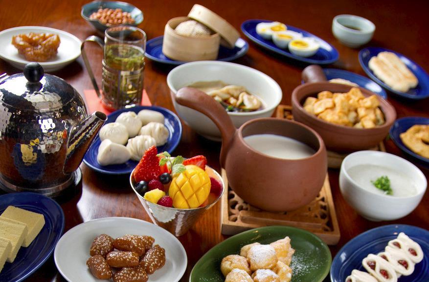 11月5日财经早餐：美元飙升英镑重挫，黄金涨逾20美元，油价跌至一个月低位