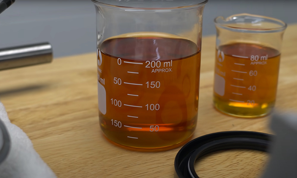 INE原油收盘微涨，疫情忧虑和IEA释储仍给油价压力